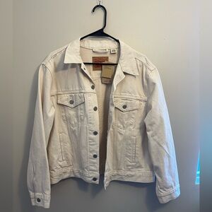 Levi’s White Jean Jacket NWT